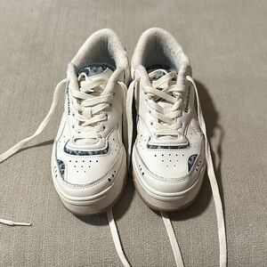 Reebok White and Green Women's Sneakers